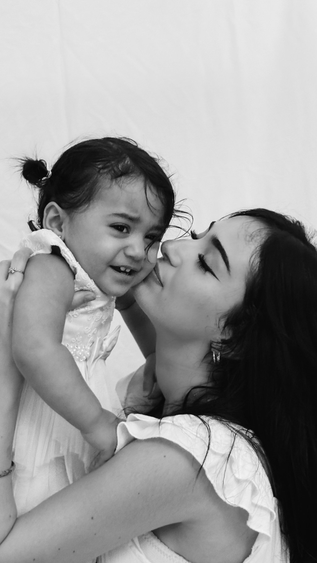 10 Motherhood Myths That Need to&nbsp;Die