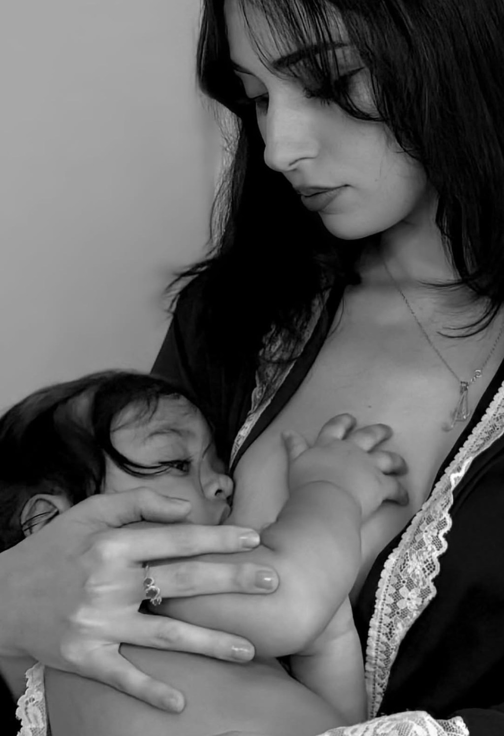 Breastfeeding Battle: The Bloody&nbsp;Truth